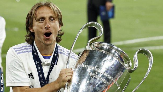 Luka Modric: Từ Thiên Tài Sân Cỏ Đến Đồng Chủ Sở Hữu Đội Bóng Anh